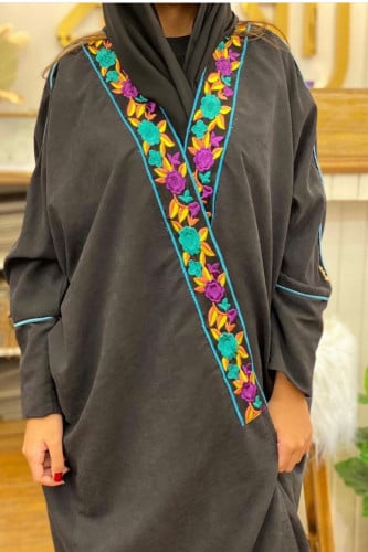 عباية حرير كوبرو بتطريز ورد قيطان فيروزي