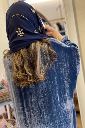 عباية مخمل خفيف - طرحة تطريز يدوي سدو - كحلي