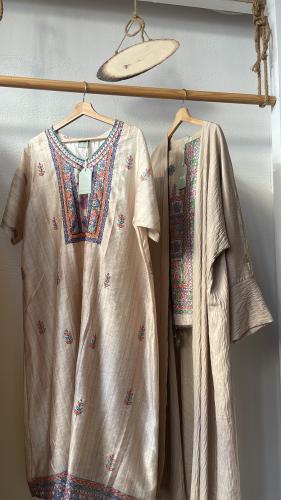 طقم رمضاني ثوب وعباية - بيج