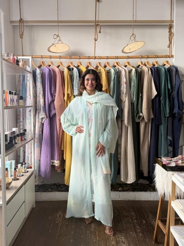 طقم رمضاني عباية وثوب - تيفاني بلو