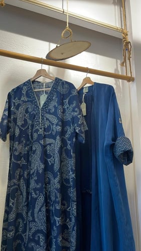 طقم عباية وثوب وطرحة - بترولي