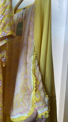 طقم رمضاني عباية وثوب بليند - اصفر