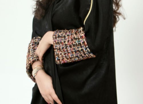 عباية حرير بأكمام تويد