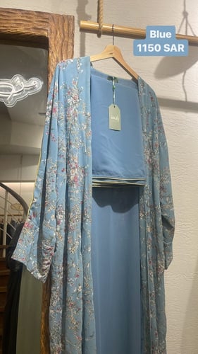 عباية شيفون مطرز مورد