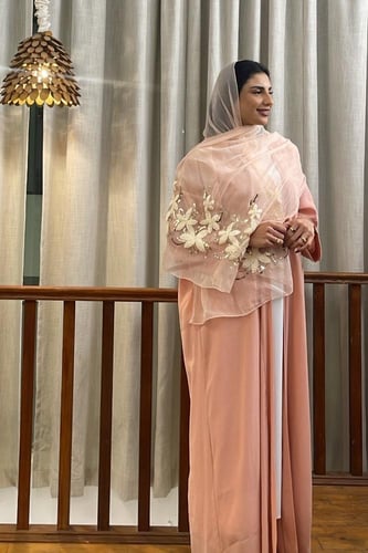 عباية حرير طرحة مطرزة- زهري