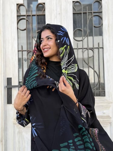 عباية كوبرو بأكمام وطرحة مشجرة - أسود