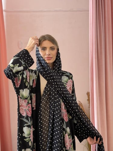 عباية شيفون مشجرة منقطة من الخلف