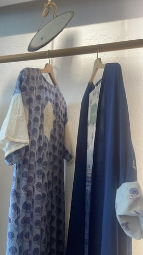 طقم رمضاني ثوب وعباية - كحلي و أحمر