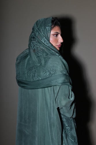 عباية كوبرو - طرحة اورجانزا مطرزة - زيتي