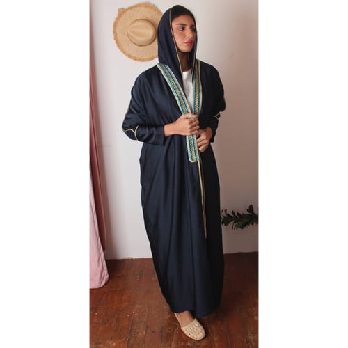 عباية حرير كحلي تطريز سلسلة