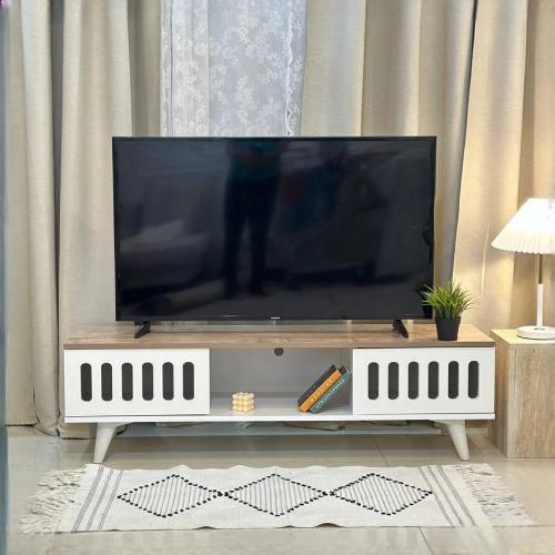 طاولة بلازما خشب أبيض مع سطح خشب بني مقاس 145 سم