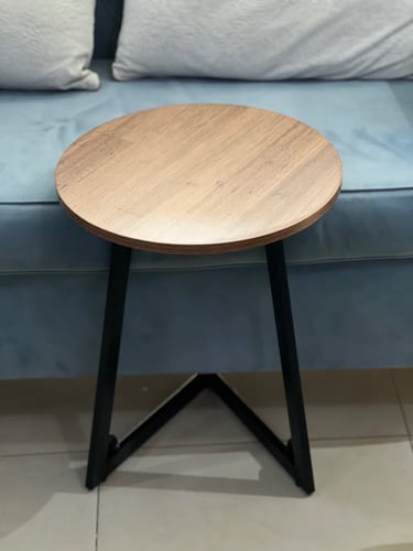 طاولة خدمة خشب بني قواعد حديد بتصميم X