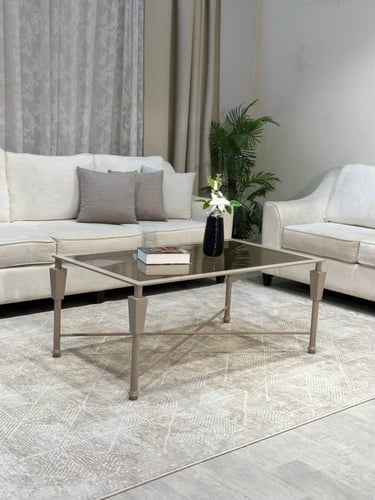 طقم طاولات 5 قطع زجاج بني وهيكل شمباني مودرن