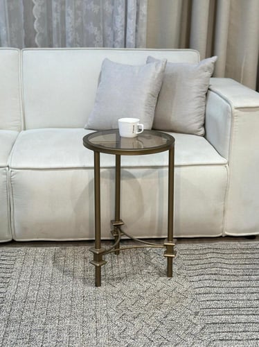 طقم طاولات 7 قطع زجاج بني وهيكل شمباني مزخرف