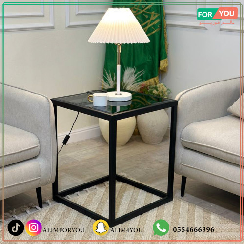 طاولة جانبية زجاج وحديد أسود 50x50x60 سم