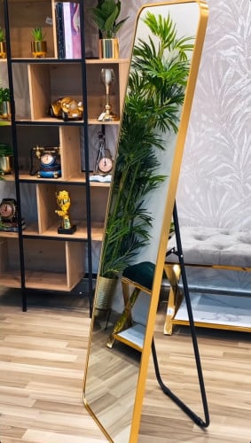 مرايا لون ذهبي