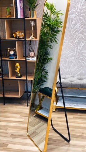 مرايا لون ذهبي