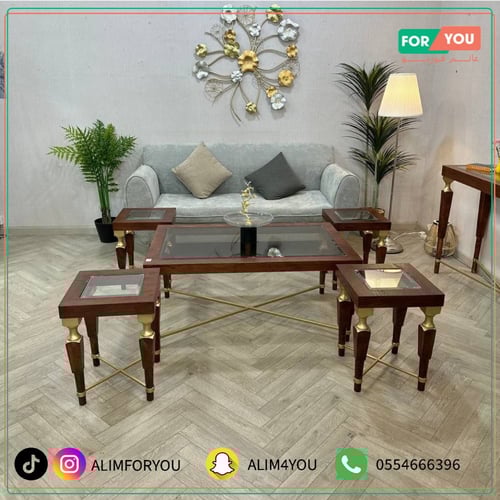 طقم طاولات ضيافة 5 قطع خشب بني وزجاج وهيكل ذهبي