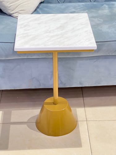 طاولة خدمة صاج مربع لون ذهبي