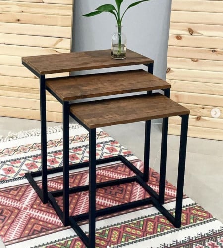 طقم طاولات 3 قطع خشبي بني غامق وهيكل أسود مفتوح