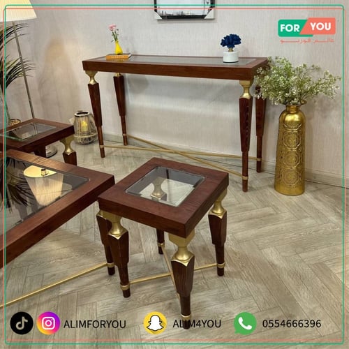 طقم طاولات ضيافة 5 قطع خشب بني وزجاج وهيكل ذهبي