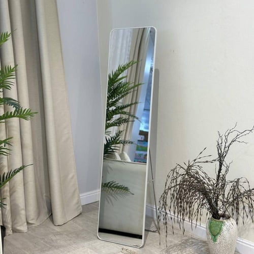 مرايا باستاند إطار فضي