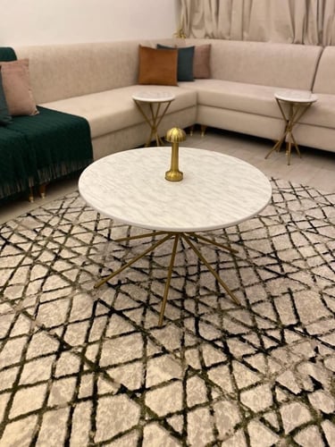 طقم طاولات 5 قطع خشبي أبيض وأرجل X ذهبية