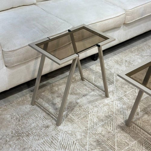 طقم طاولات ضيافة 5 قطع زجاج بني وهيكل شمباني مودرن