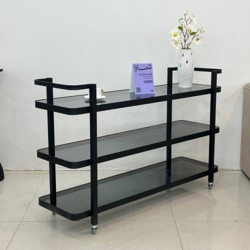 عربية تقديم 3 دور زجاج اسود