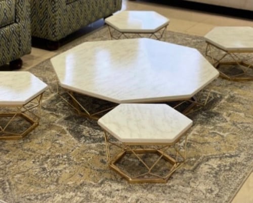 طقم طاولات أرضي 5 قطع بديل رخام وقاعدة ذهبية سداسي...