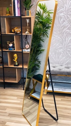 مرايا لون ذهبي