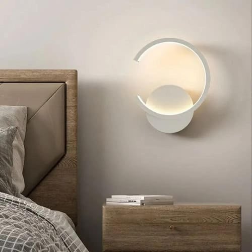 إضاءة جدارية مودرن بثلاثة اللوان اسود و فضي و ذهبي...