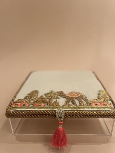 صندوق أكريليك مقسم ٤ أقسام بتصميم فاخر