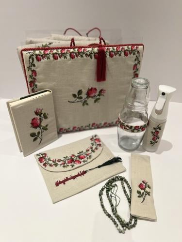 طقم متكامل مكون من شرشف وسجاده سبحه فاصل قران مصحف...