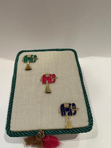 صندوق أكريليك بتطريز تراثي