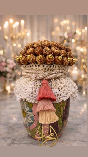 فازه معبأه بالتمر