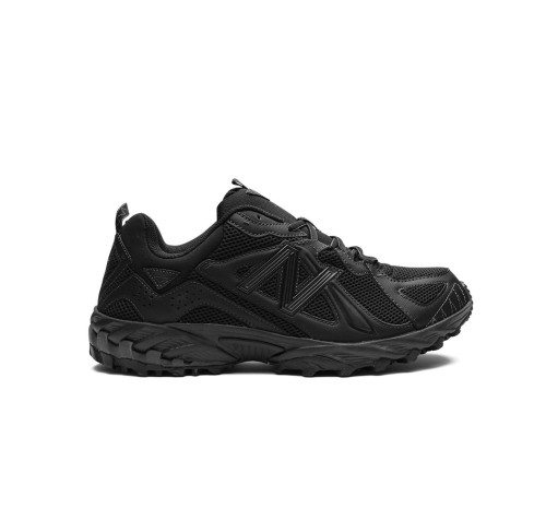 610T حذاء رياضي "تريبل بلاك"