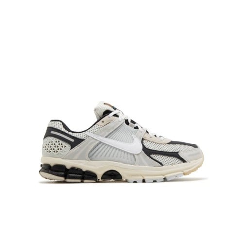 AIR ZOOM VOMERO 5 'SUPERSONIC'