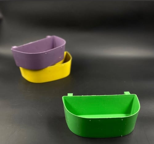 معلف هلال لون عشوائي