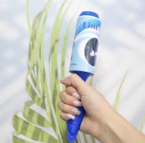 رول لإزالة شعر القطط واي وبر على الملابس