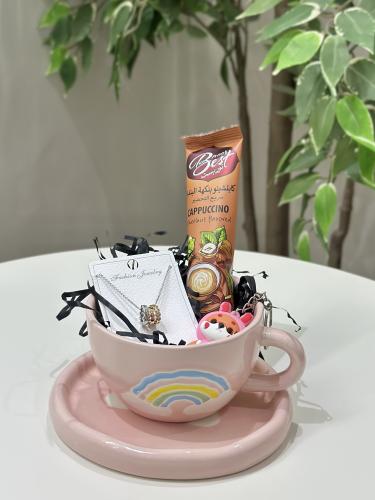 كوب وردي لطيف