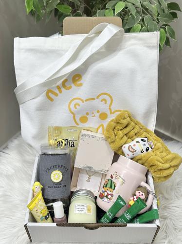 بوكس اصفر لطيف