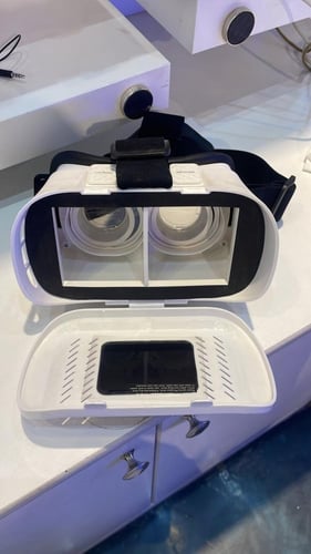 نظارة VR مع ريموت