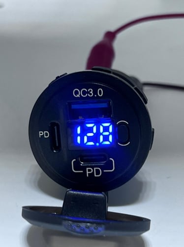 ترهيمة دائرية منافذ USB ومنفذيت تايب سي و قارئ بطا...