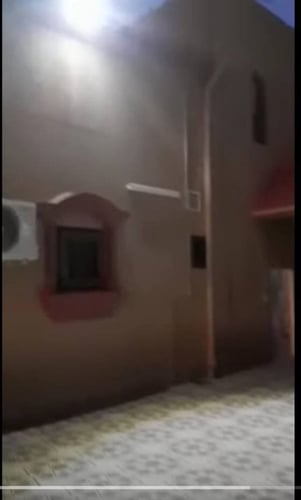 كشاف طاقة شمسية 6300 شمعة