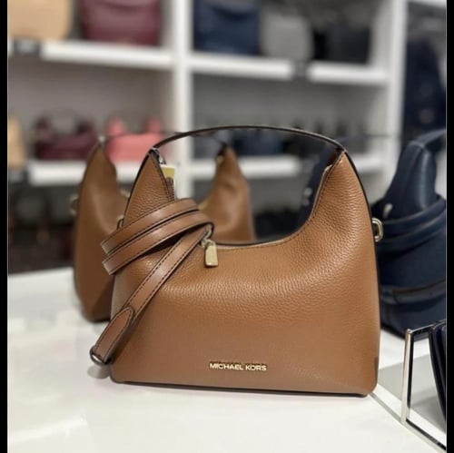 حقيبة مايكل كورس الانيقة بجلد بني فاخر