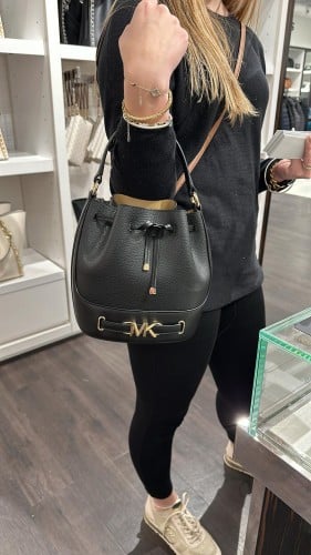 حقيبة مايكل كورس جلدية أنيقة بخامات فاخرة