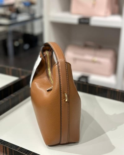 حقيبة مايكل كورس الانيقة بجلد بني فاخر