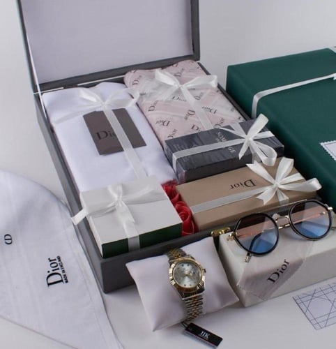 بوكس الفخامة اهداء رجالي بمكونات فاخرة