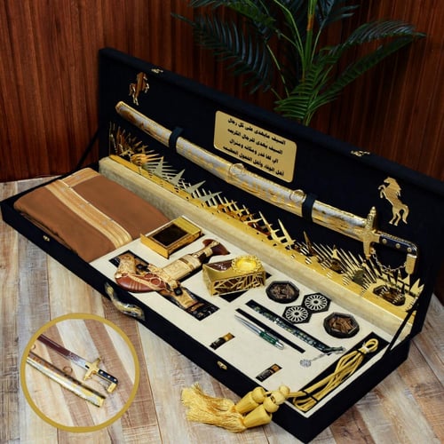 بوكس اهداء فاخر بسيف تذكاري فخم ومبخرة مكتبية من ا...